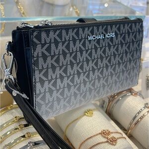 MICHAEL KORS
Jet Set Large Logo Signature Double-Zip Wristlet-Wallet-Phone Case